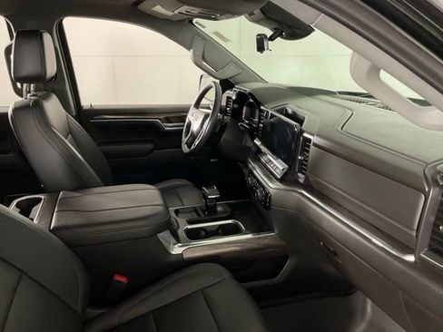 Used 2023 Chevrolet Silverado 1500 LTZ AWD/4WD image 34