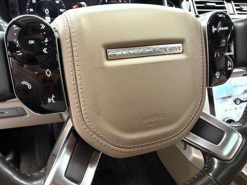 Used 2019 Land Rover Range Rover HSE image 18