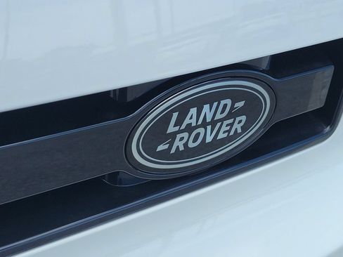New 2026 Land Rover Defender 130 X-Dynamic SE AWD/4WD image 10