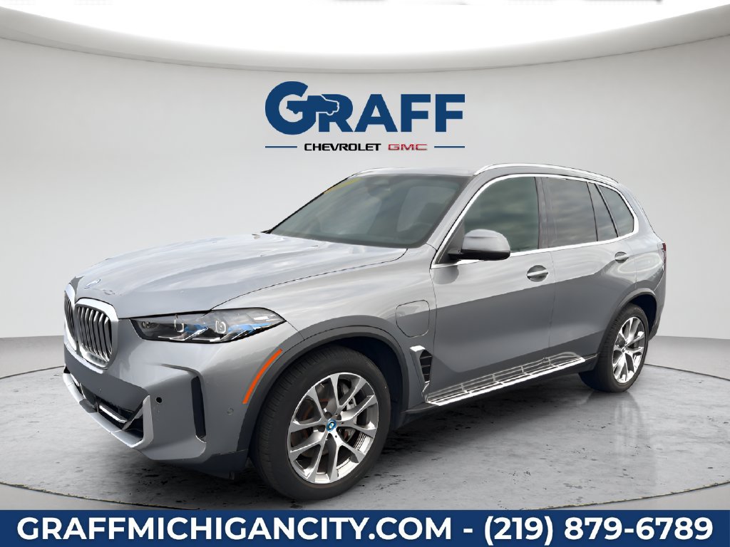 Used 2025 BMW X5 xDrive50e AWD/4WD image 2