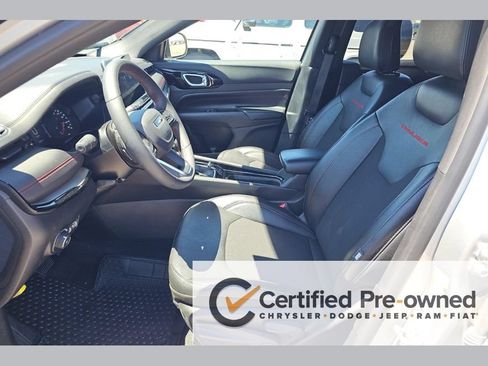 Certified 2025 Jeep Compass Trailhawk AWD/4WD image 1