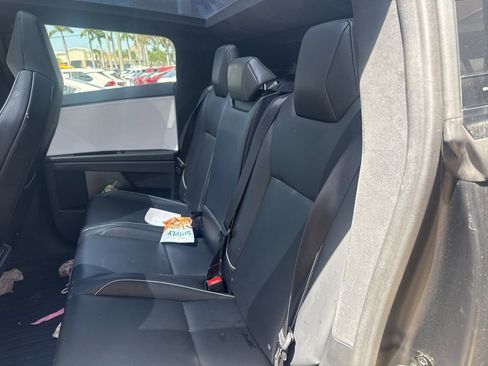 Used 2024 Tesla Cybertruck AWD Crew Cab image 12