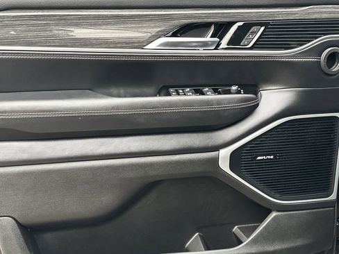 Used 2022 Jeep Wagoneer Series III w/ Rear Seat Video Group 1 image 10