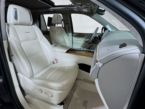Used 2021 Cadillac Escalade Sport Platinum RWD image 30