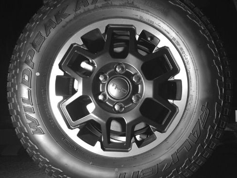Used 2025 Toyota Tacoma TRD Off-Road w/ TRD Off Road Premium Package AWD/4WD image 15