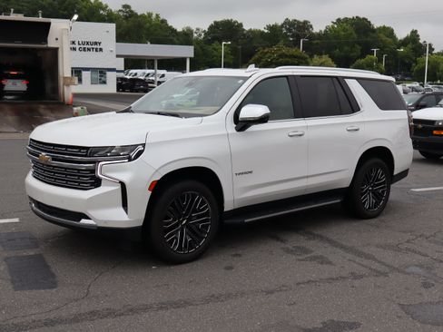 Used 2021 Chevrolet Tahoe Premier w/ Premium Package RWD image 5