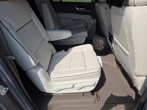 New 2026 GMC Yukon XL Denali w/ Denali Reserve Package AWD/4WD image 27