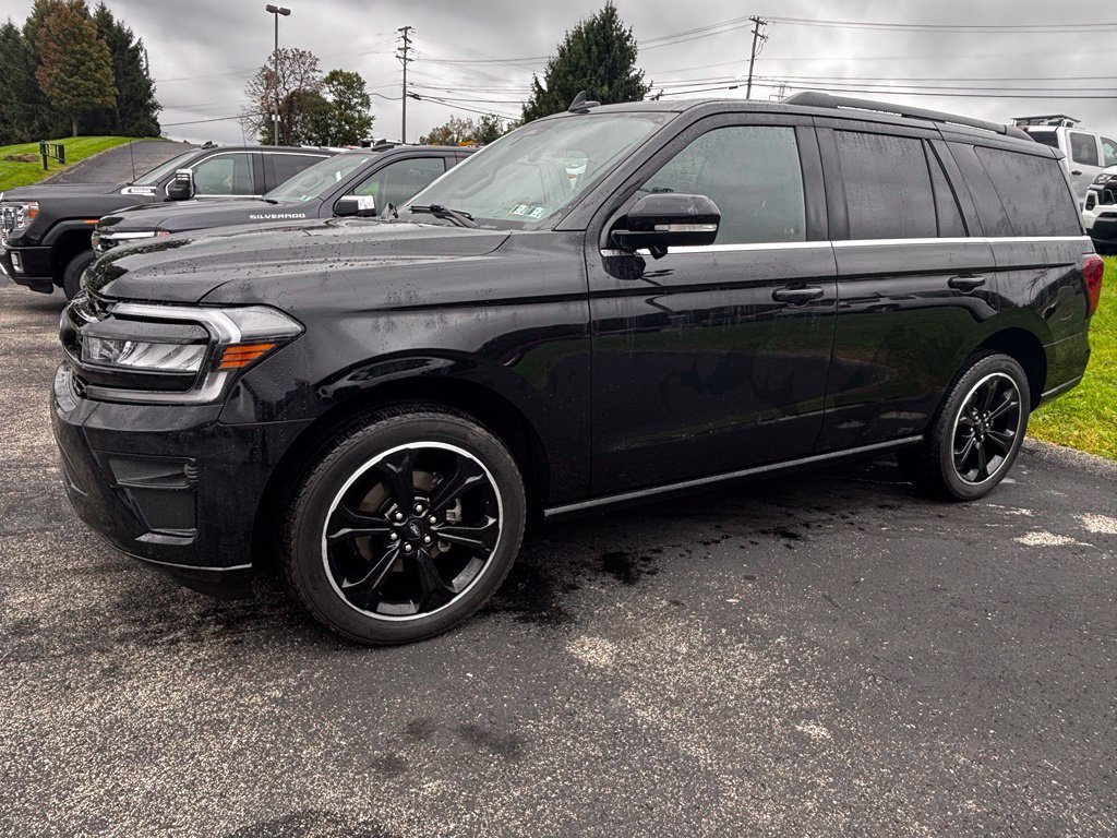 Used 2023 Ford Expedition Limited AWD/4WD image 1