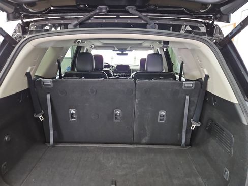 Used 2023 Nissan Pathfinder Platinum w/ Lighting Package (N92) image 13