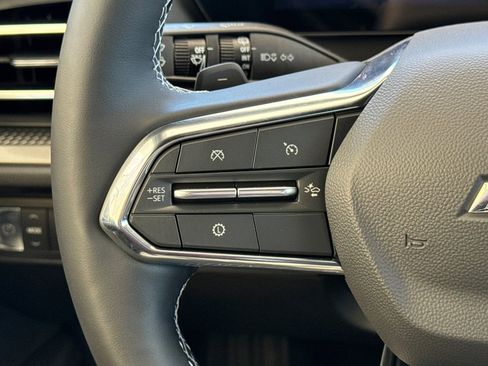 New 2026 Chevrolet Traverse LT w/ Driver Confidence Package FWD image 29
