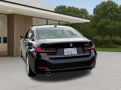 Used 2025 BMW 330i Sedan w/ Premium Package image 11