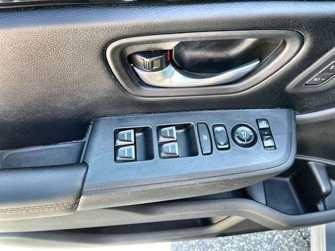 Used 2025 Honda Pilot TrailSport image 22