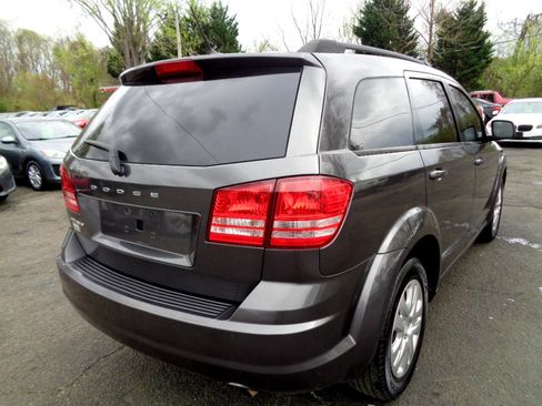 Used 2018 Dodge Journey SE image 5