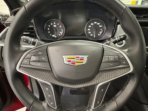 Used 2025 Cadillac XT5 Sportv w/ Technology Package AWD/4WD image 12