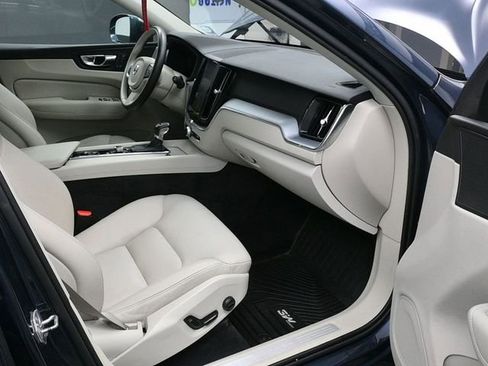 Used 2019 Volvo XC60 T6 Momentum w/ Advanced Package image 19