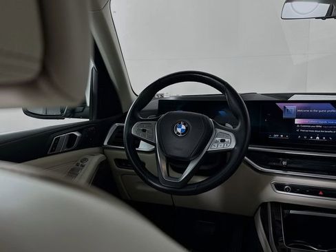 Certified 2024 BMW X7 xDrive40i AWD/4WD image 11