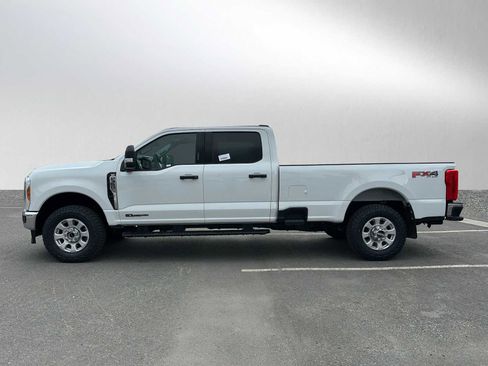 Used 2023 Ford F350 XLT w/ FX4 Off-Road Package image 4