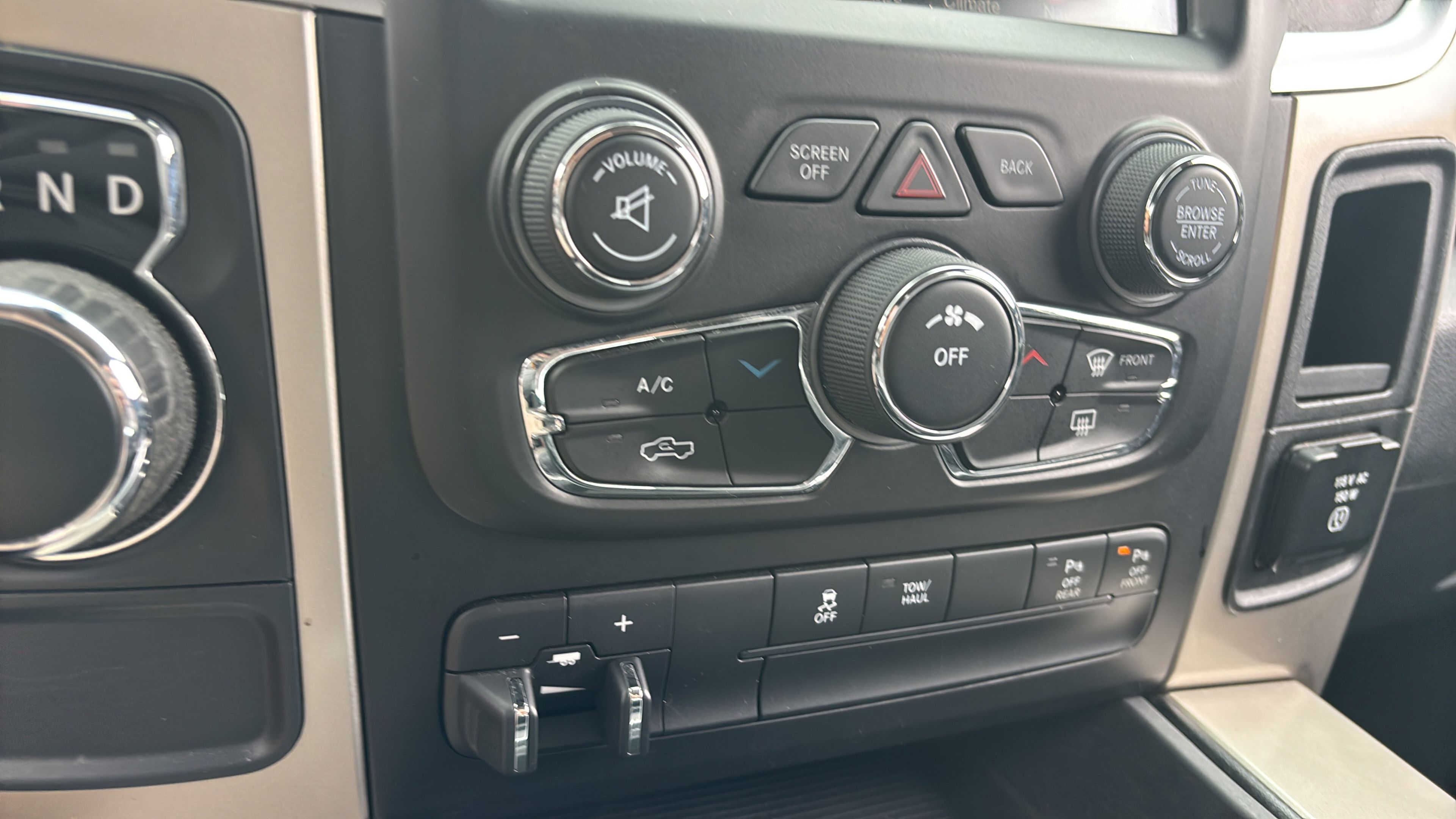 Used 2015 RAM 1500 Lone Star RWD image 25