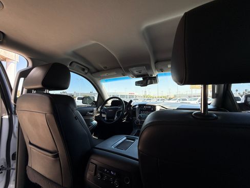 Used 2016 Chevrolet Suburban LT w/ Luxury Package RWD image 16