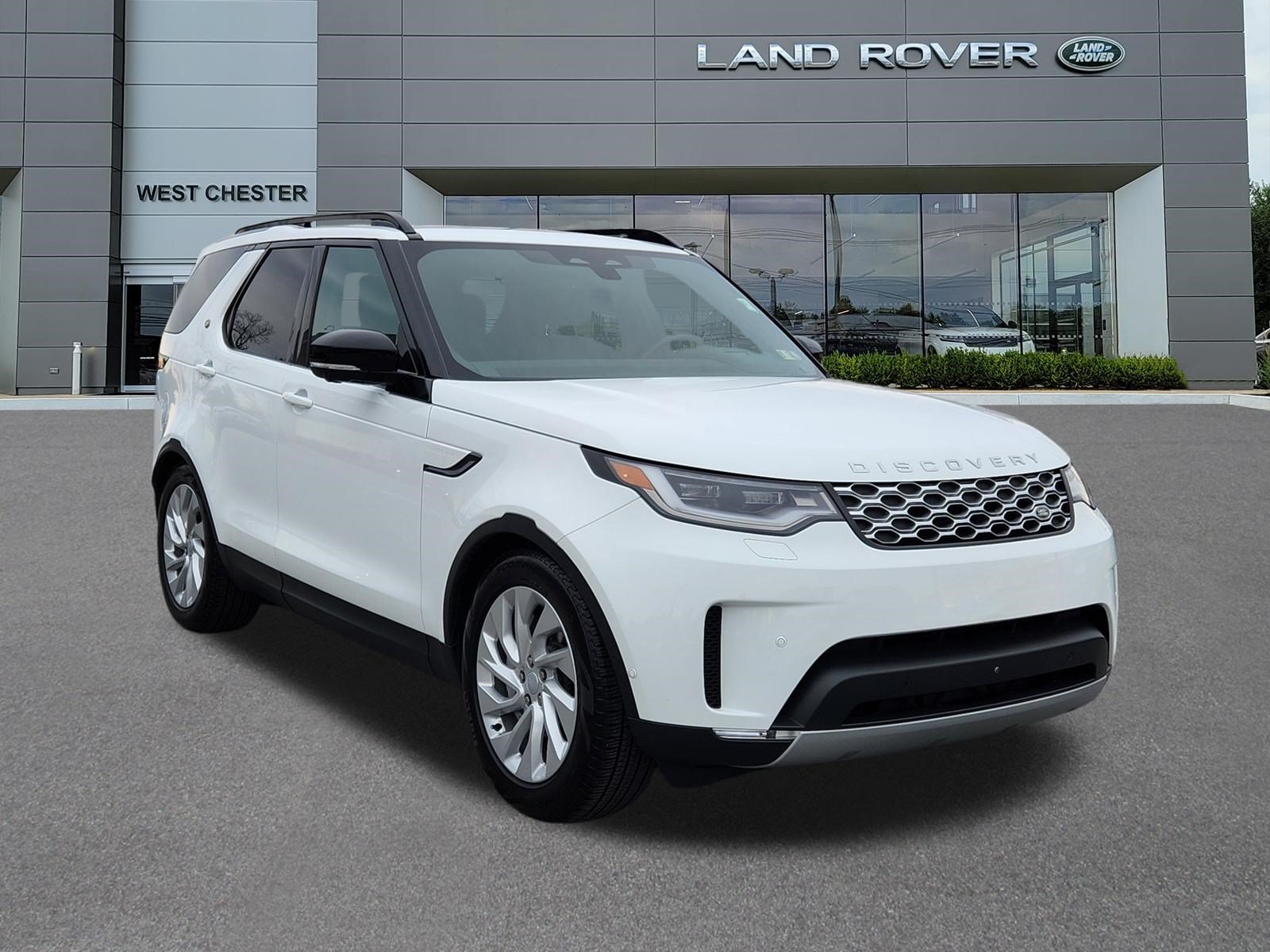 Certified 2025 Land Rover Discovery S AWD/4WD image 2
