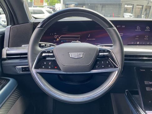 Certified 2025 Cadillac Escalade IQ Luxury 2 AWD/4WD image 20