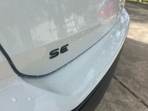 New 2026 Volkswagen Taos SE image 27