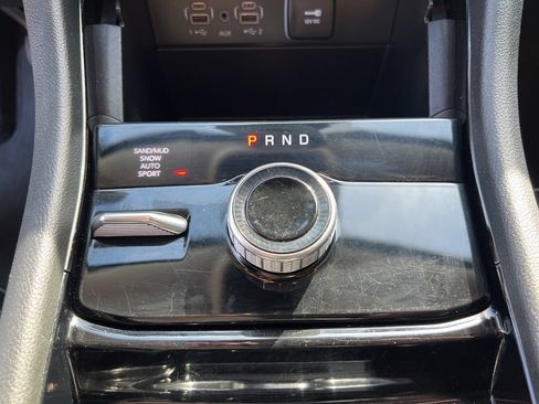 Used 2023 Jeep Grand Cherokee L Limited AWD/4WD image 36