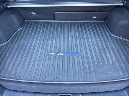 Used 2020 Toyota Prius Prime XLE FWD image 15