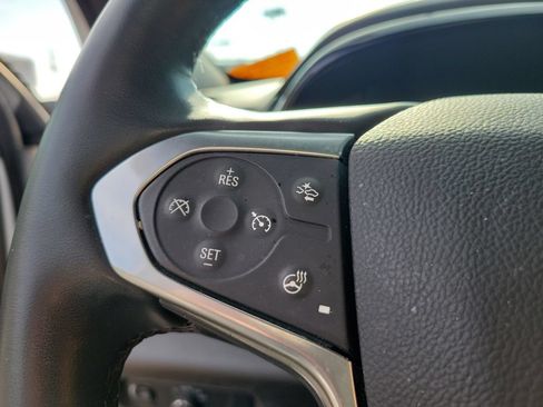 Used 2023 Chevrolet Traverse Premier FWD image 29