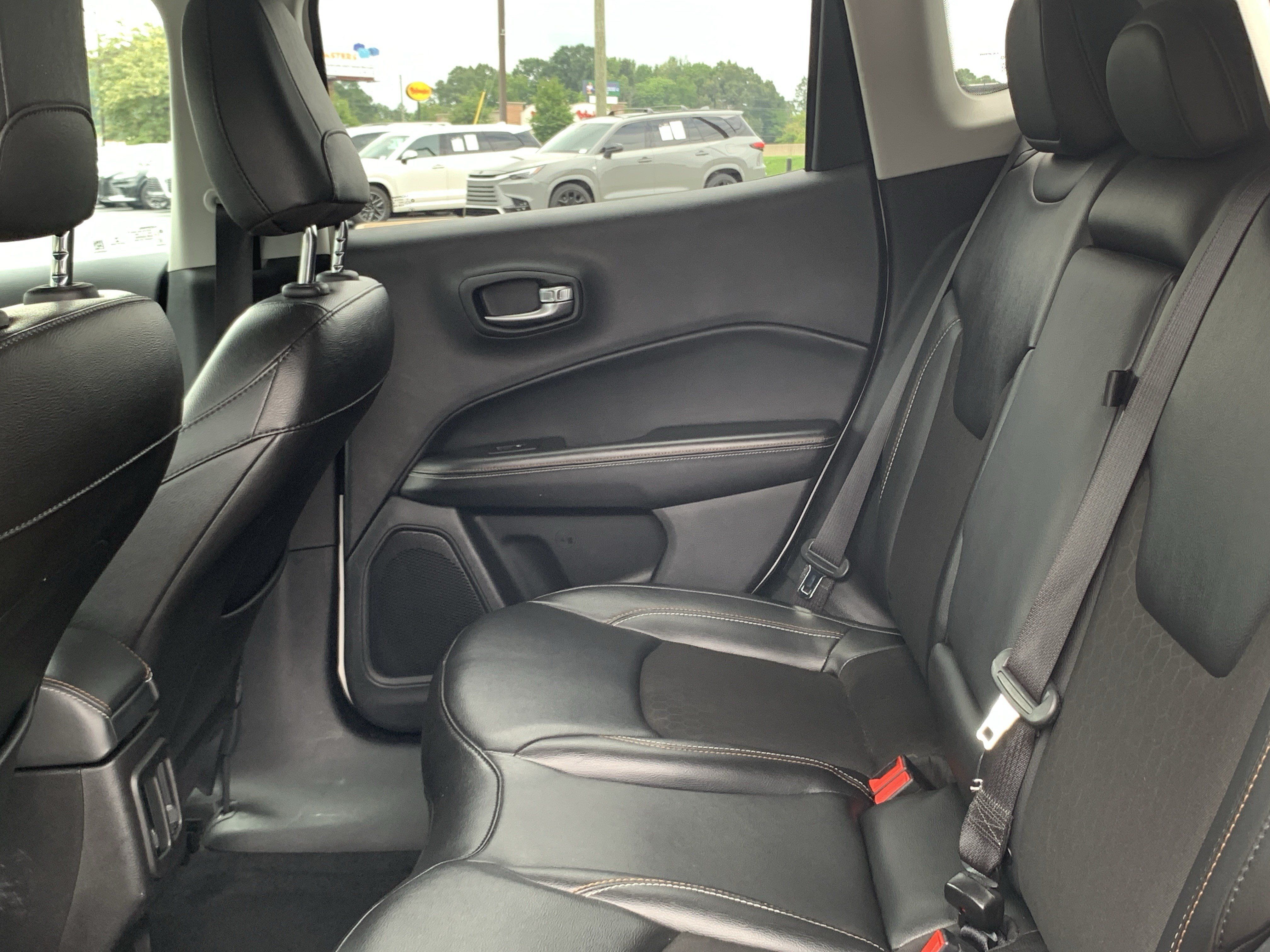 Used 2020 Jeep Compass Latitude AWD/4WD image 30