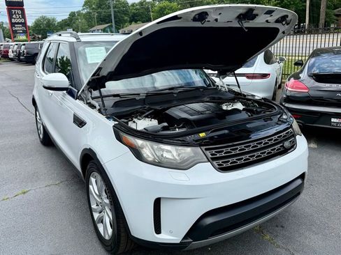 Used 2018 Land Rover Discovery SE AWD/4WD image 4