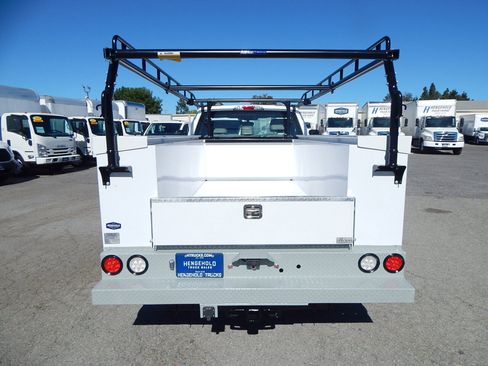 Used 2022 Ford F250 XL w/ Power Equipment Group RWD image 11