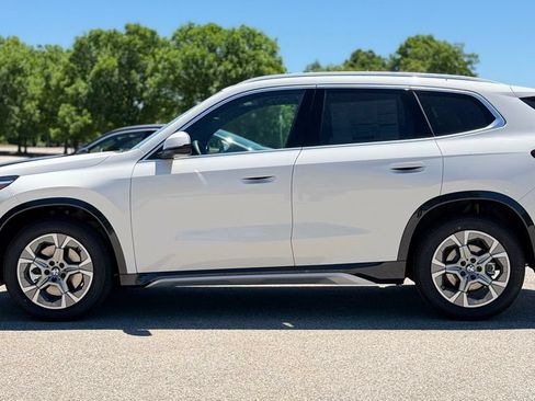 New 2026 BMW X1 xDrive28i w/ Convenience Package AWD/4WD image 3