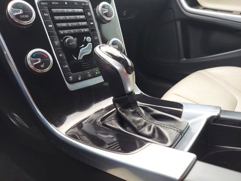 Used 2015 Volvo S60 T5 Premier w/ Climate Package image 14