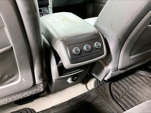 Used 2016 Chevrolet Traverse LT FWD image 28