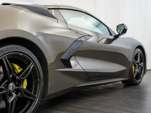 Used 2020 Chevrolet Corvette Stingray Coupe w/ 1LT RWD image 27