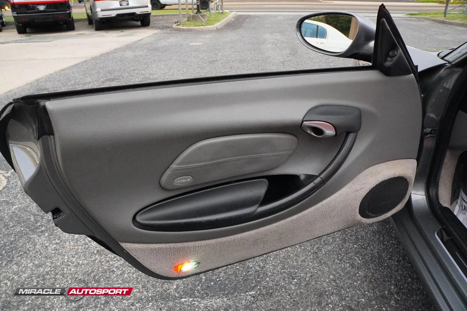Used 2001 Porsche Boxster RWD image 16