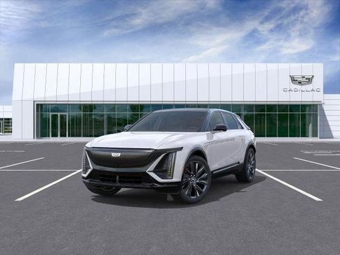 New 2025 Cadillac Lyriq Sport w/ Nappa Leather Package image 8