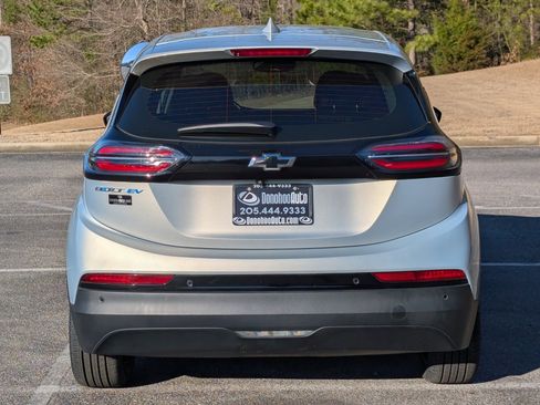 Used 2022 Chevrolet Bolt LT w/ Infotainment Package image 8