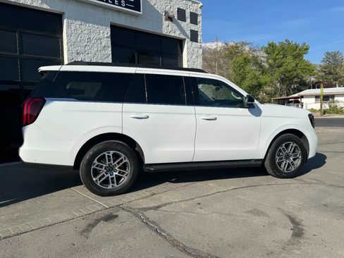Used 2025 Ford Expedition Active AWD/4WD image 4