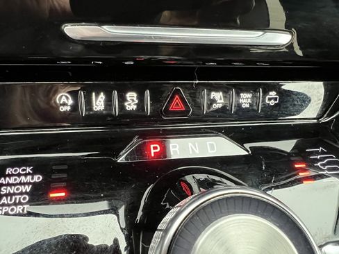 Used 2022 Jeep Wagoneer Series III w/ Rear Seat Video Group 1 image 43