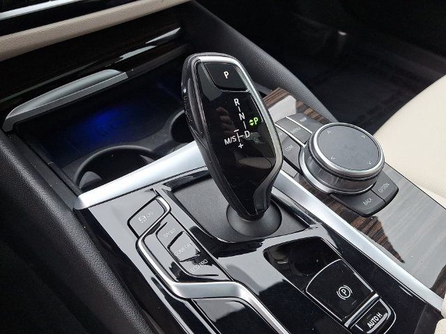 Used 2023 BMW 530i w/ Premium Package RWD image 18