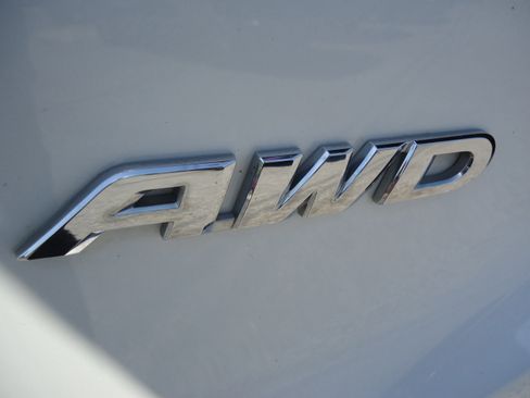 Used 2018 Honda HR-V EX image 10