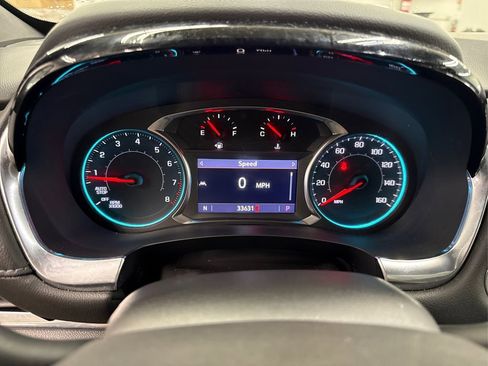 Used 2023 Chevrolet Traverse LT image 22