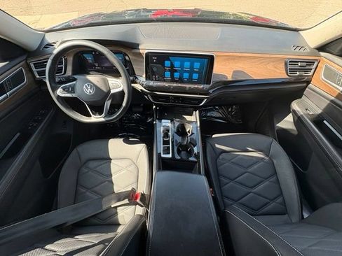 Used 2024 Volkswagen Atlas SE AWD/4WD image 21