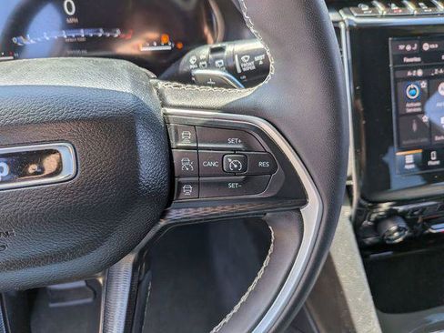Certified 2024 Jeep Grand Cherokee L Laredo AWD/4WD image 16