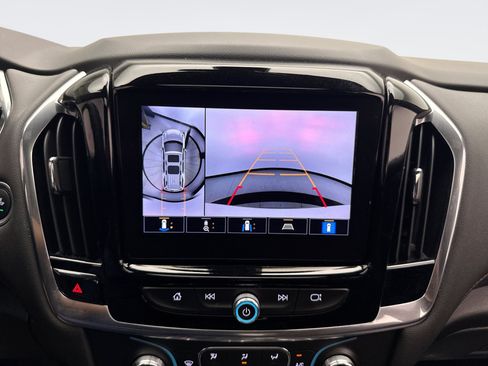 Used 2023 Chevrolet Traverse RS AWD/4WD image 16