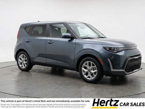 Used 2025 Kia Soul LX w/ LX Technology Package FWD image 1