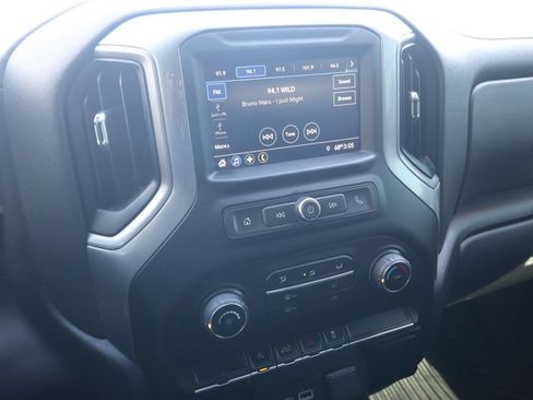 Used 2022 Chevrolet Silverado 1500 Custom AWD/4WD image 19