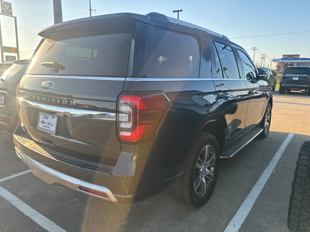 Used 2022 Ford Expedition Limited AWD/4WD image 4